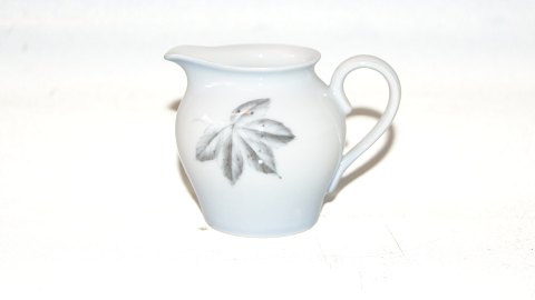 Bing & Grondahl Løvfald
Mocha cream jug
Dek. No. 85B
