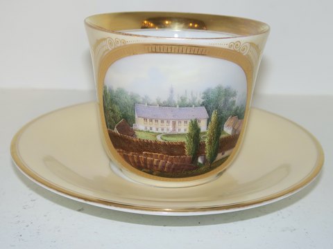 Bing & Grondahl
Large cup with Danish mansion