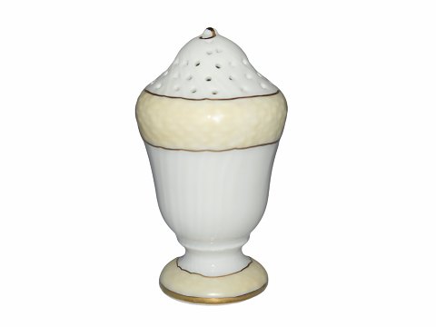 Chamois Fond
Salt shaker