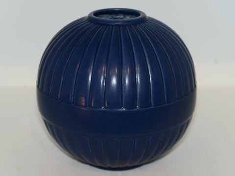 Ipsen art pottery
Dark blue round vase