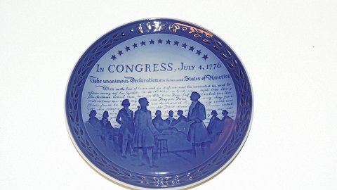 Royal Copenhagen Mindeplatte USA fra 1976.
200 års jubilæum 1776-1976.
Diameter 18,2 cm.
1. sortering.
Pæn og velholdt stand