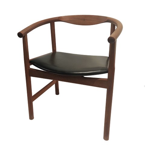 Hans J. Wegner; PP203 mahoganie chair with black leather