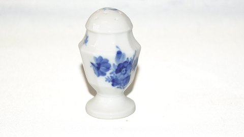 Royal Copenhagen Blue Flower Angular, Salt
Salt  Dek.nr 10/#8681
Height 8 cm
Beautiful and well maintained