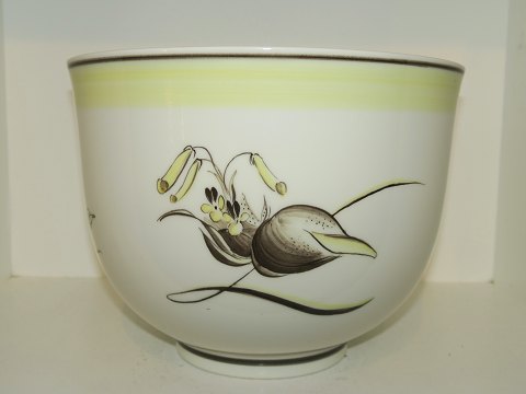 Royal Copenhagen porcelain
Large unique jar with yellow decoration from 1942