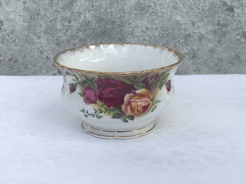 Royal Albert
Old country roses
Sugar bowl
* 100 DKK