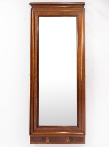 Højt spejl af 
mahogni, i flot antik stand fra 1880erne.
5000m2 udstilling.