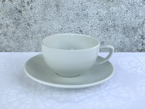 Royal Copenhagen
Hvidpot
coffee cup
# 6231
* 100 DKK