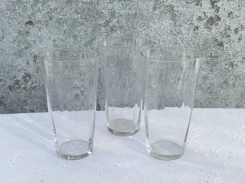 Optisk stribet vandglas
*75kr