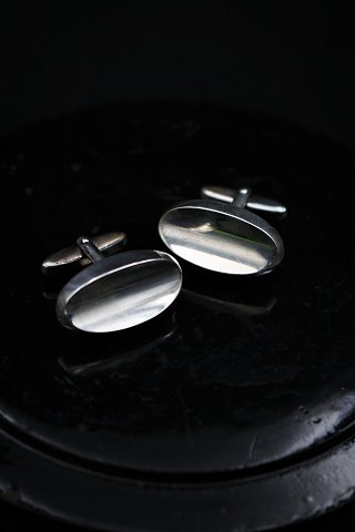 A pair of older cufflinks from Georg Jensen in sterling silver.