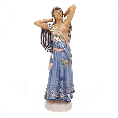 Grosse Dahl- Jensen Figur aus Porzellan. Dessin 
1129. H: 42,5cm