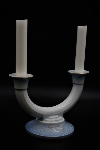 Bing & Grondahl Seagull dinnerware, candlestick with gold edge for 2 candles. 
H:13.5cm. W:20.5cm. B&G#235. 1.sort.