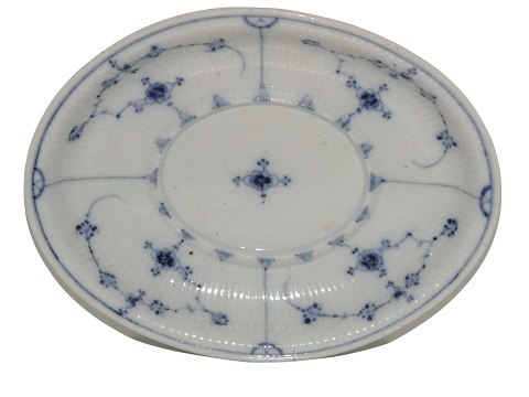 Blue Fluted Plain
Platter for gravy boat from 1840-1850