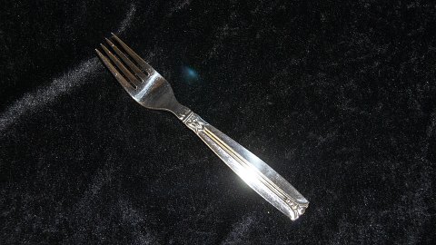 Breakfast fork, #Major Sølvplet cutlery
Producer: A.P. Berg formerly C. Fogh
Length 17 cm.