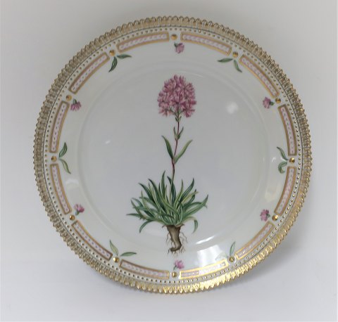 Royal Copenhagen, Flora Danica. Lunch plate. Design #623 (3572). Diameter 22 cm. 
(1 quality). Lychnis alpina L