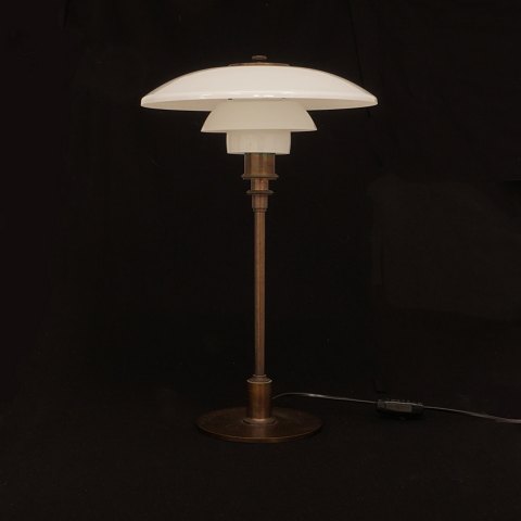 Poul Henningsen for Louis Poulsen: Table lamp. H: 
45cm