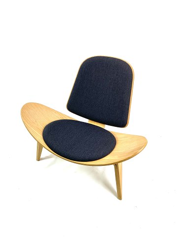 Vintage skalstol af Hans J. Wegner, designet i 1963. 5000m2 udstilling
Fremragende stand
