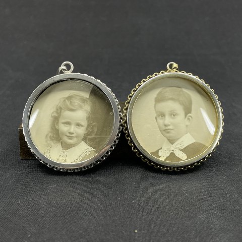 A pair of picture frames in silver from A. 
Michelsen