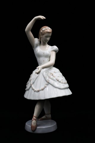 Bing & Grondahl porcelain figure of Ballet Girl.
B&G# 2355. 1.sort.
Height: 25cm.