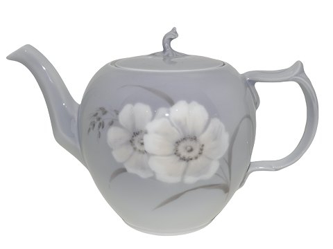 Royal Copenhagen
Art Nouveau tea pot