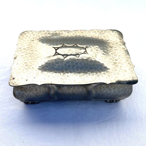 Pewter box
*250 DKK