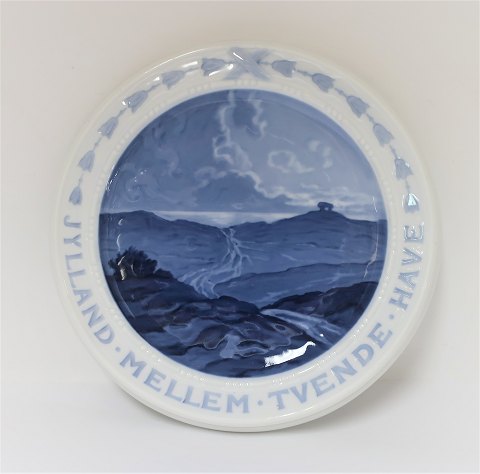 Bing & Grondahl. Poet plate. Jutland between two gardens. Diameter 21 cm. (1 
quality)