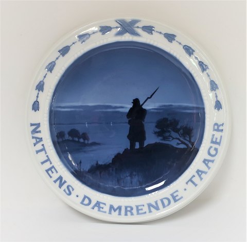 Bing & Grondahl. Poet plate. The twilight mists of the night. Diameter 21 cm. (1 
quality)