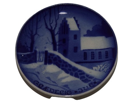 Royal Copenhagen miniature Christmas plate 
Glædelig Jul