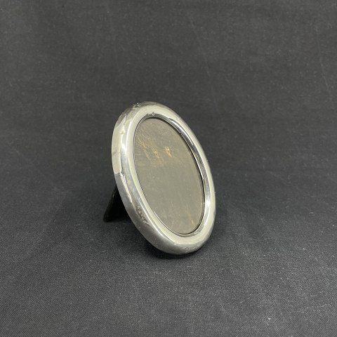 Oval picture frame in sterling silver