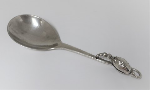 Georg Jensen. Sølvbestik (925). Magnolia. Serveringsske. Længde 18 cm. 
Produceret 1933-1945.