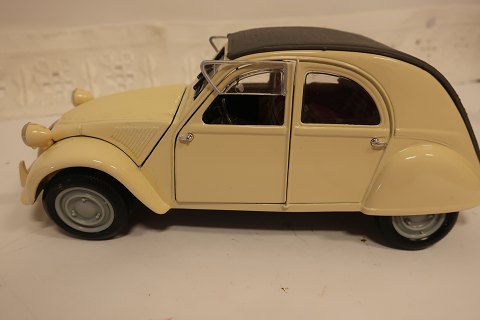 For samleren:
Modelbil skala 1/18
Citroen 2CV
År 1952 
Maisto
Meget detaljeret  modelbil