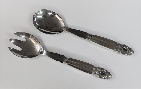 Georg Jensen. Silberbesteck (925). König. Salatbesteck mit Stahl. Länge 20 cm. 
Produziert 1945-1951.