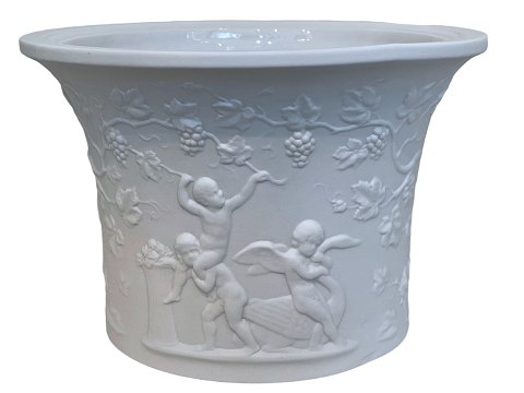 Bing & Grondahl  biscuit / parian
Large flower pot with Thorvaldsen decoration of angels