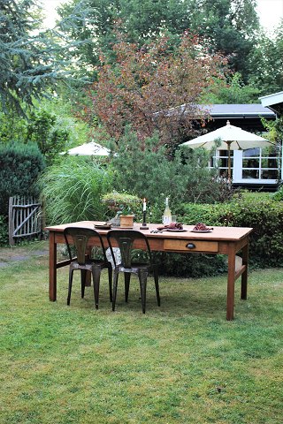 Old French long table / work table with storage drawer on one side.
The dining table is in raw wood with a super fine patina...