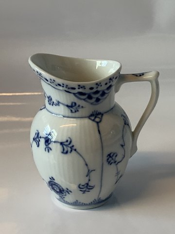 Creamer Half blonde mussel painted with Dings
Royal Copenhagen
Deck no 1/#522
Height 10.4 cm