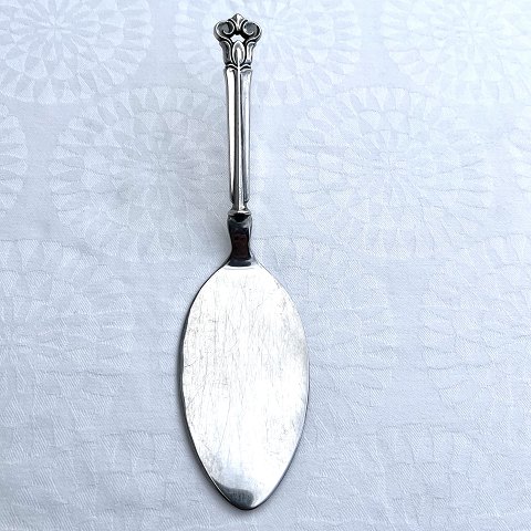 Serving cutlery