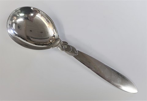 Georg Jensen. Kaktus. Serveringsske. Sterling (925). Længde 23 cm.