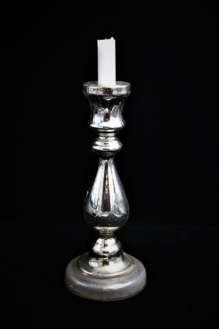 Stor 1800 tals lysestage i fattigmandssølv / Mercury Glass.
H:29cm.