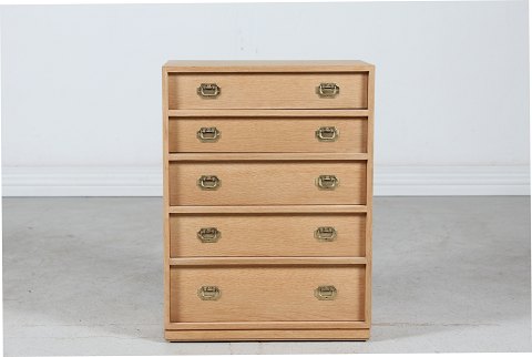 Henning Koch
Small dresser
of oak