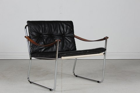 Danish Møbeldesign
Easy chair 
stel af forkromet metal
hynder af sort læder
