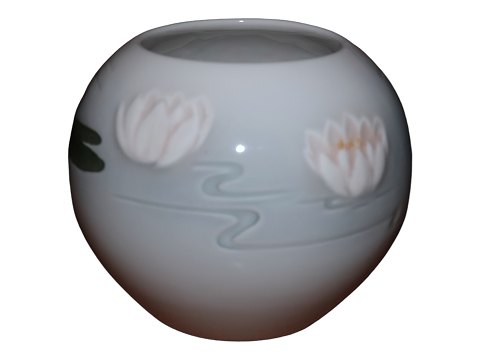 Bing & Grondahl, 
Round vase with water lily