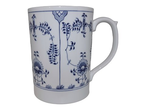 Blue Fluted Plain
Extra large drinking jug