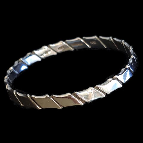 Hans Hansen; A bangle of sterling silver #203