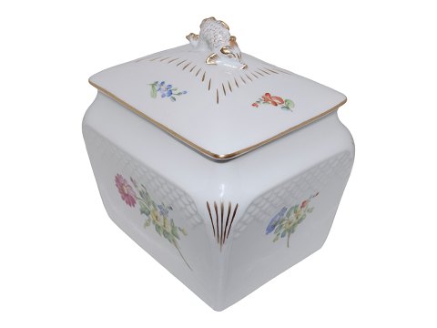 Sachian Flower
Lidded box for biscuits