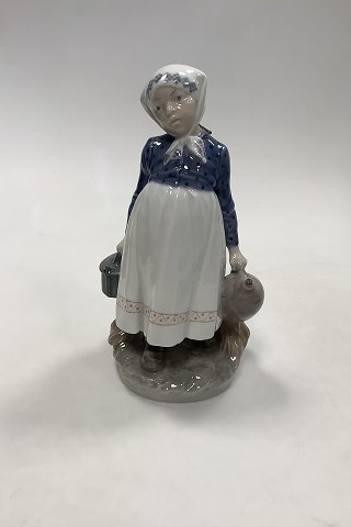 Royal Copenhagen Figur Pige med Frokost No 815