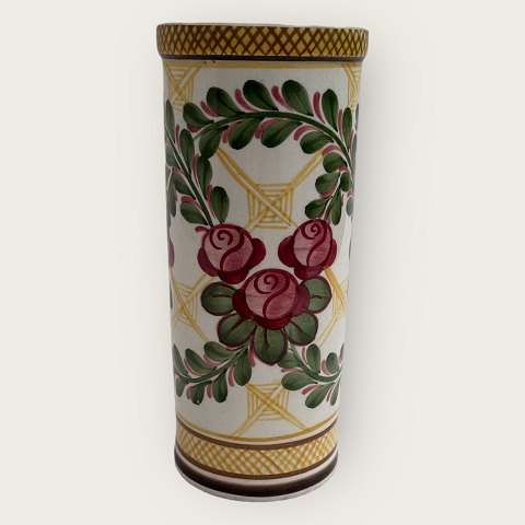 Aluminia
Rose cylinder vase
#226/ 973
*400kr