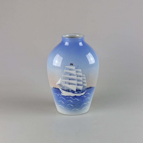 B&G vase
1302/6239
Sejlskib