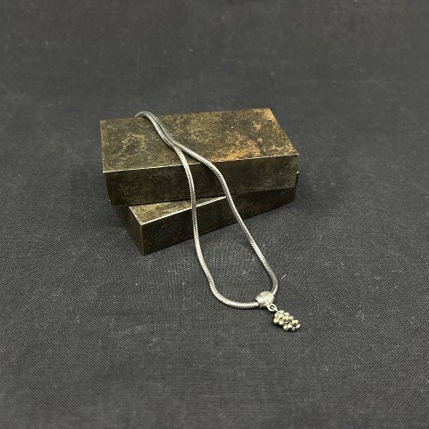 Necklace with pendant from Spinning Jewelry