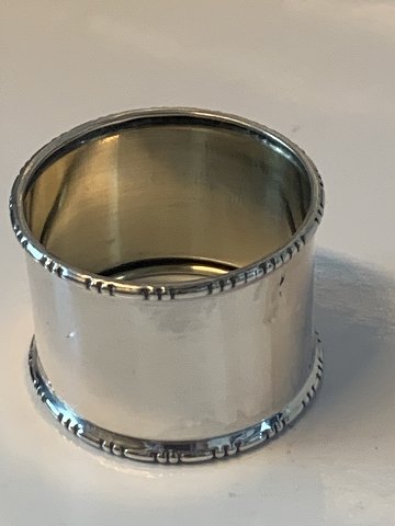 Napkin ring Silver
Size 2.7 x ø 3.8 cm.
Stamped: 830S