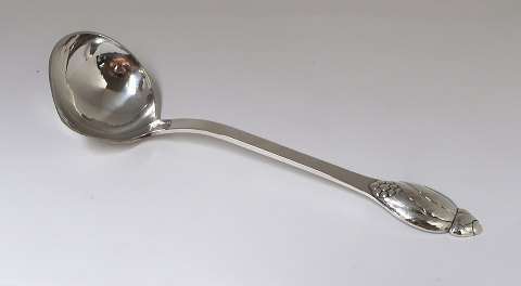 Evald Nielsen sølvbestik no. 6. Sølv (830). Serveringsske. Længde 30 cm.