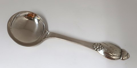 Evald Nielsen silver cutlery no. 6. Silver (830). Serving spoon. Length 24 cm. 
Produced 1924.